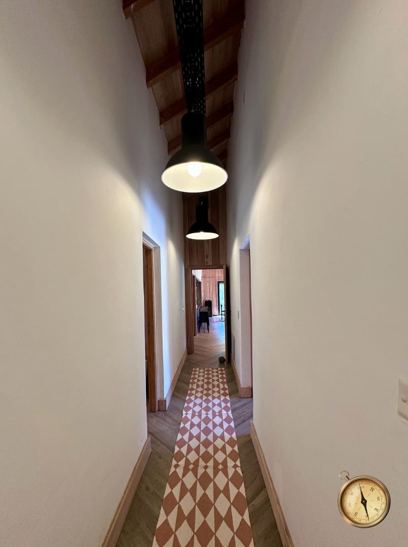 805